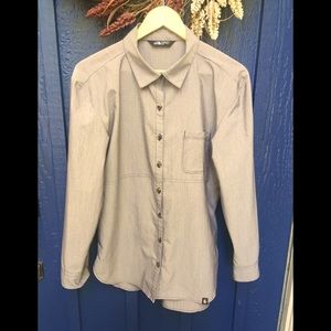 Women’s North Face Button Down Shirt 🍂A2